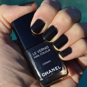 Chanel Le Vernis Nail Colour in Cosmic